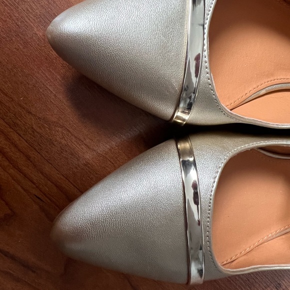 NWOT Catherine Malandrino Gold Turner Flats, Size 8.5 - Picture 5 of 7